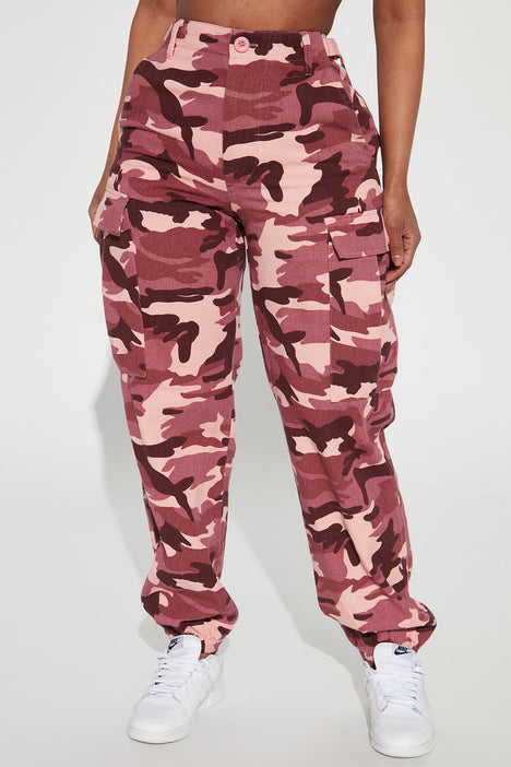 Womens pink camo joggers 2025