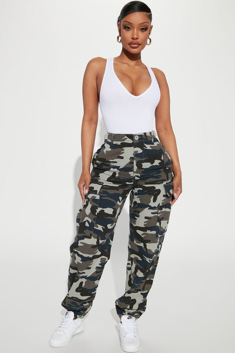 Fashion nova pink camo hot sale pants