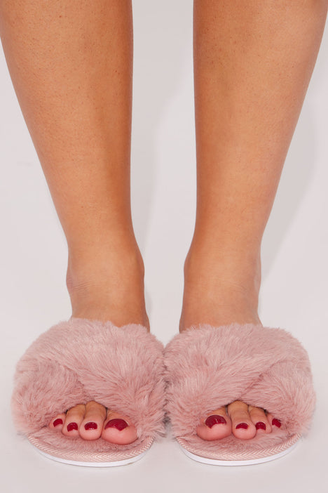 Fashion nova sales fuzzy slippers