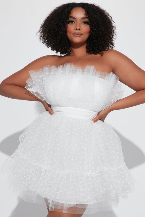 Fashion nova shop plus white dress