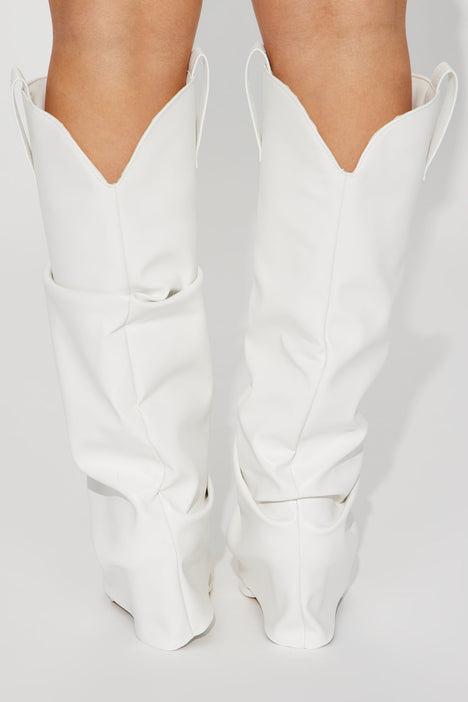 Fashion nova white boots shop