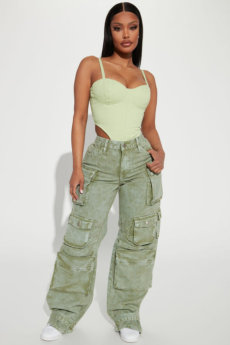 Green cargo 2025 pants fashion nova