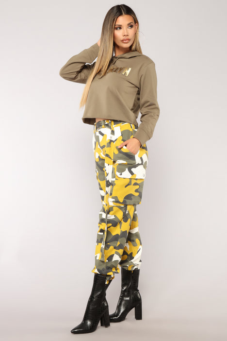 Yellow camo top pants fashion nova