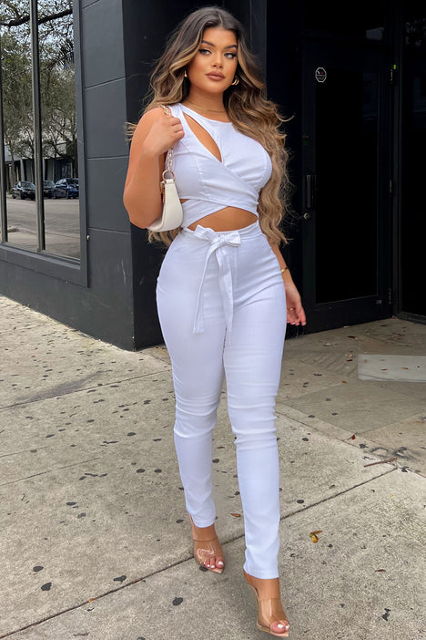 Fashion nova white jumpsuit outlet