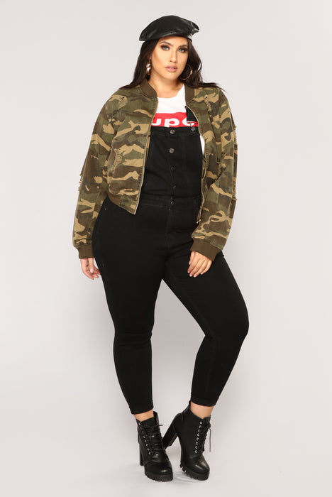 Women's Surviving The Cold Puffer Jacket in Camouflage Size Medium by Fashion Nova