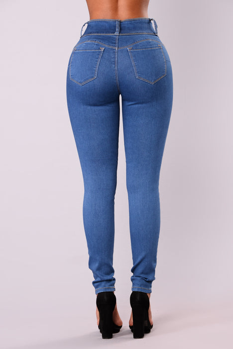 Round Of Applause Booty Shaped Jeans - Medium