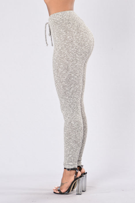 Grey leggings fashion nova hotsell