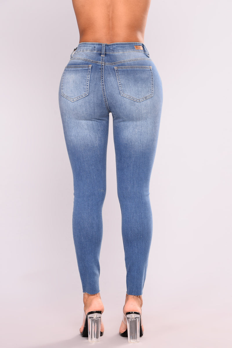 Cut To The Chase Crop Jeans - Medium Blue Wash | Fashion Nova, Jeans ...