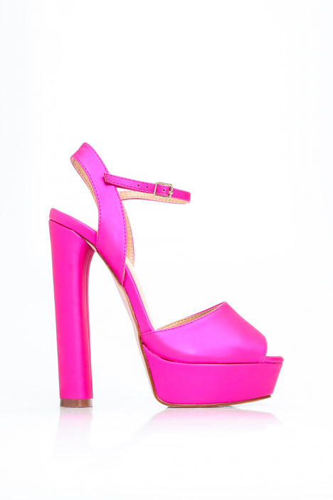 Fashion nova pink store heels