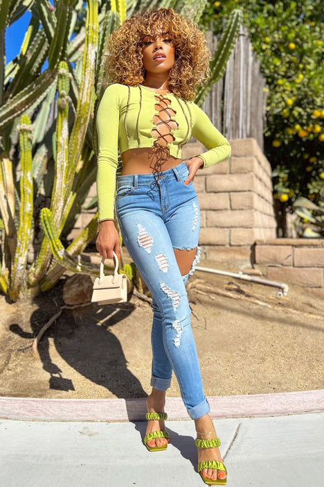 Fashion nova store jeans