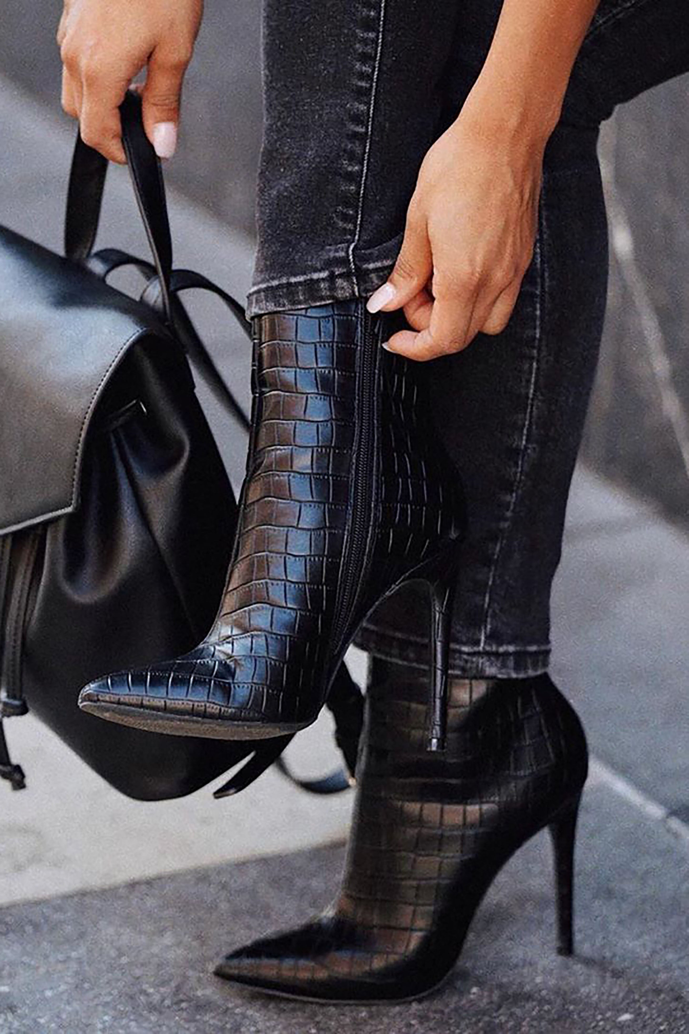 Croc ankle hotsell boots black